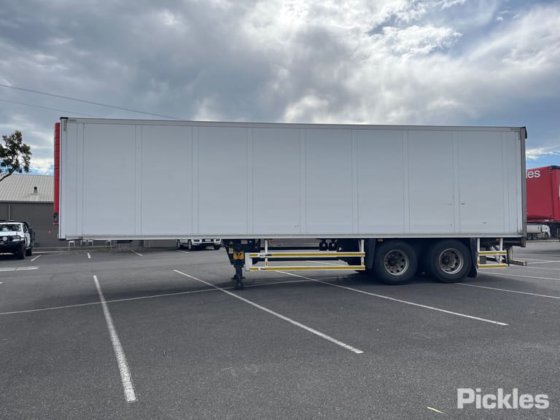 2013 シュミッツ ST2