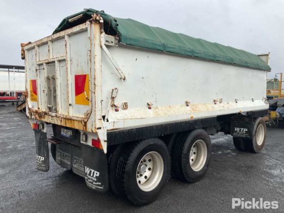 2017 チャールズ・セリア 3 アクスル ドッグ