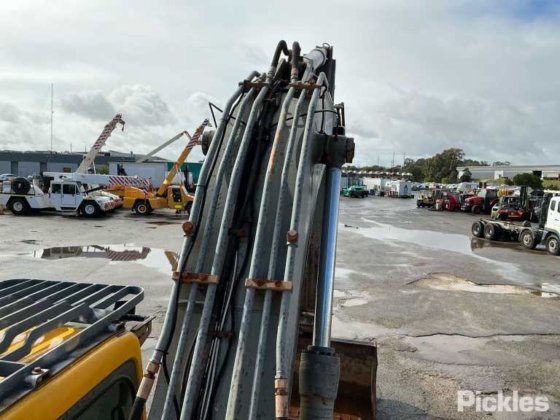 2005款沃尔沃EC240BLC