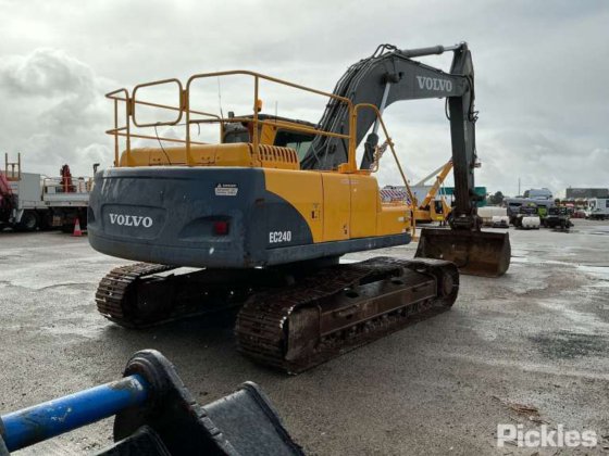 2005 Volvo EC240BLC
