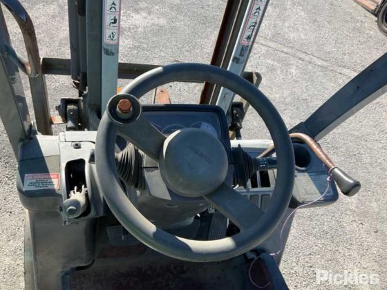 2004年式 日産 L01A15W