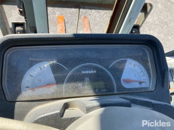 2004年式 日産 L01A15W