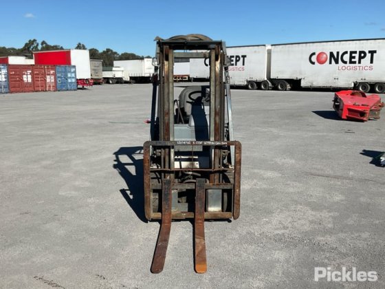 2004年式 日産 L01A15W