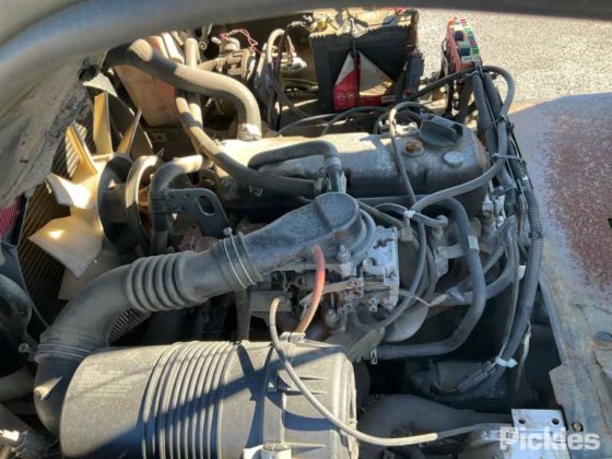 2004年式 日産 L01A15W