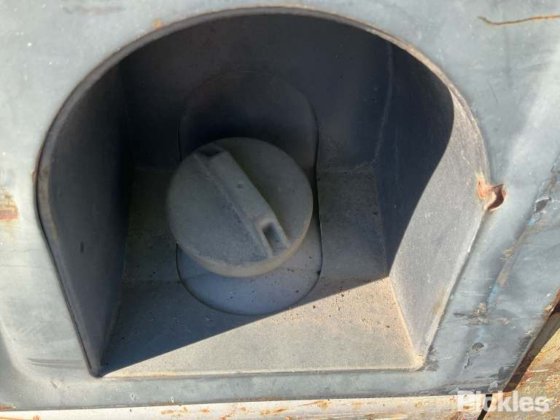 2004年式 日産 L01A15W