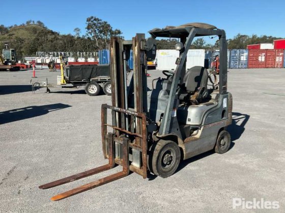 2004年式 日産 L01A15W