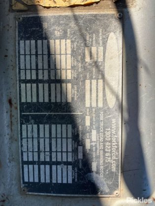 2004年式 日産 L01A15W