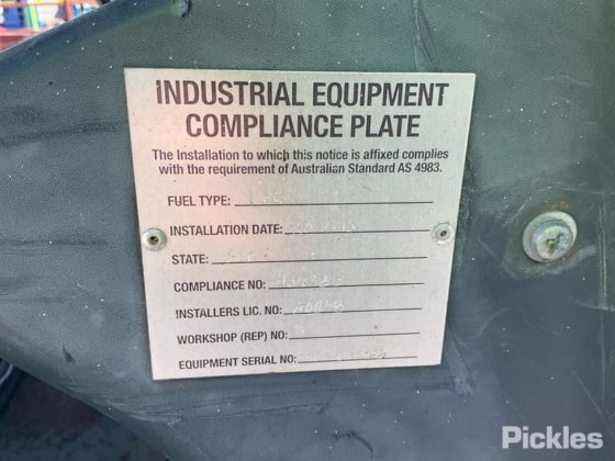 2004年式 日産 L01A15W