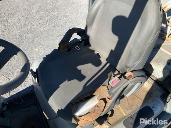 2004年式 日産 L01A15W