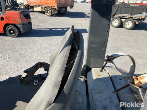 2004年式 日産 L01A15W