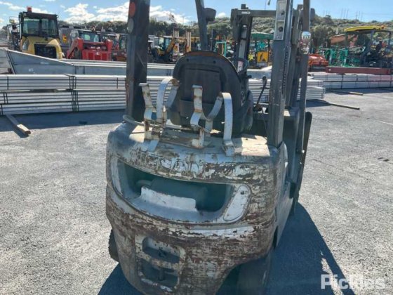 2004年式 日産 L01A15W