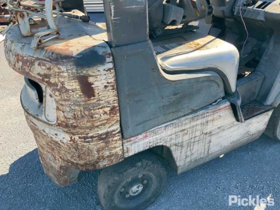 2004年式 日産 L01A15W