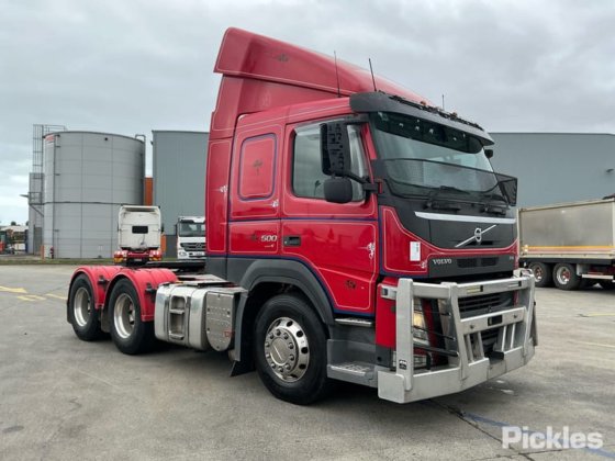 2020年式ボルボFM500