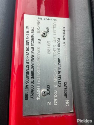 2020年式ボルボFM500