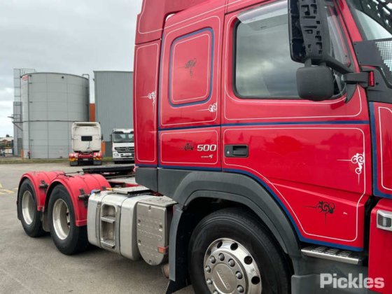 2020年式ボルボFM500