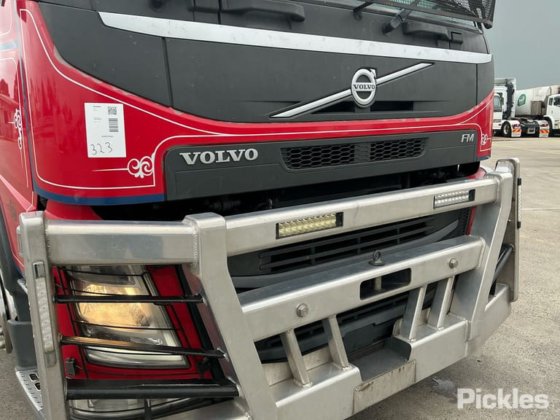 2020年式ボルボFM500