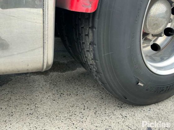 2020年式ボルボFM500