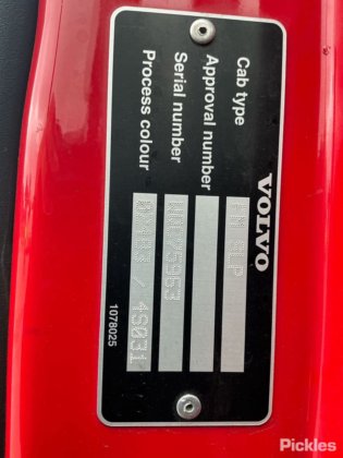 2020年式ボルボFM500