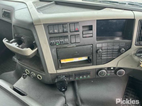 2020年式ボルボFM500