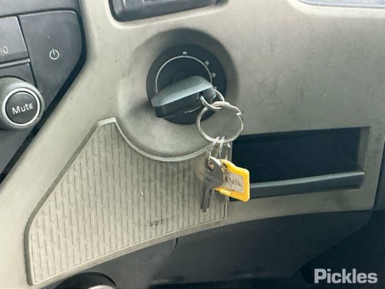 2020年式ボルボFM500