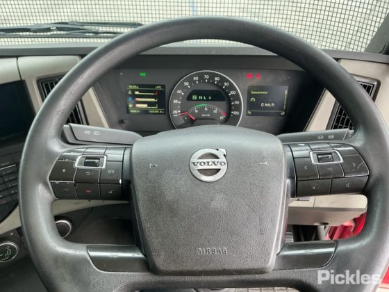 2020年式ボルボFM500