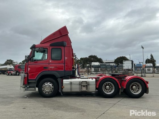 2020年式ボルボFM500