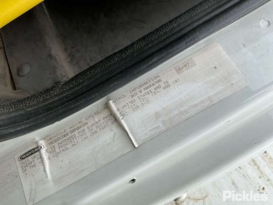 1997年 フレイトライナー FL80