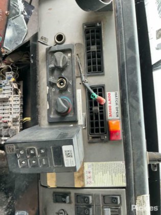 1997年 フレイトライナー FL80