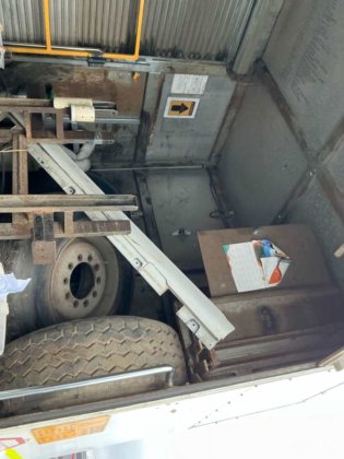 1997年 フレイトライナー FL80