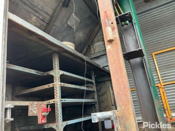 1997年 フレイトライナー FL80