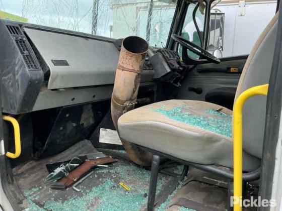 1997年 フレイトライナー FL80