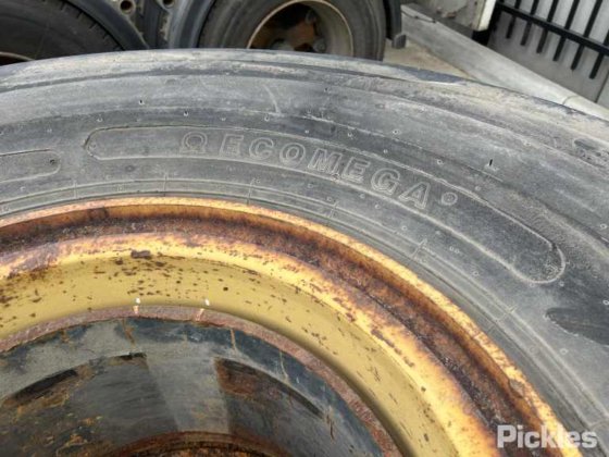 フォークリフトタイヤ