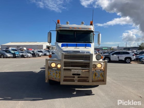 2008年式フレイトライナーCST120