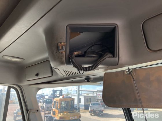 2008年式フレイトライナーCST120