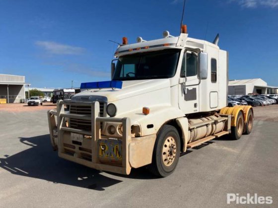 2008年式フレイトライナーCST120