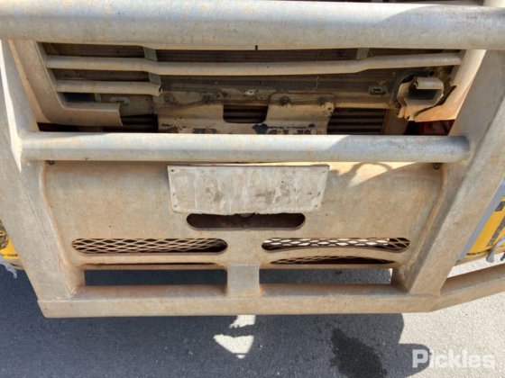 2008年式フレイトライナーCST120