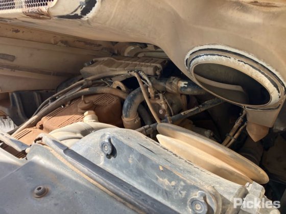 2008年式フレイトライナーCST120