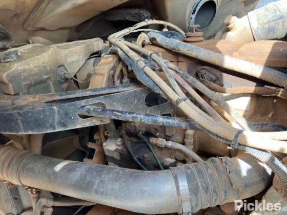 2008年式フレイトライナーCST120