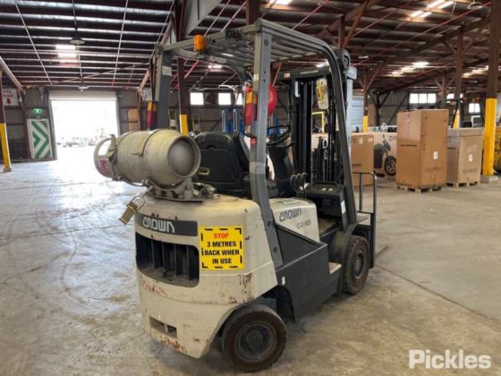 2006年式クラウンCG18S-2