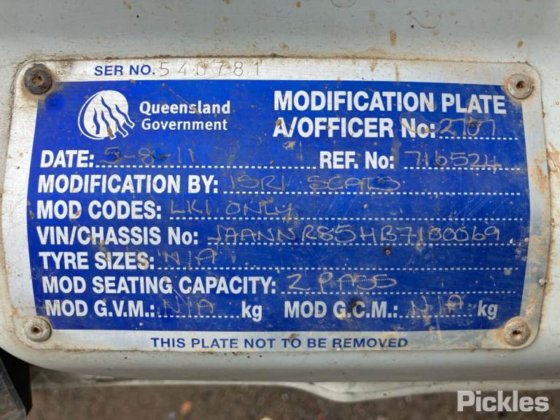 2011 いすゞ NNR200