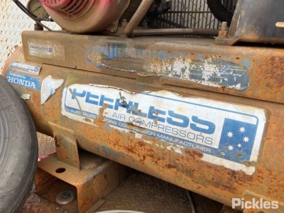 2011款五十铃NNR 200