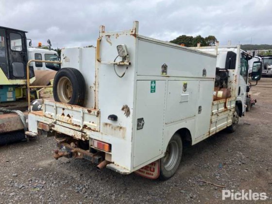 2011款五十铃NNR 200