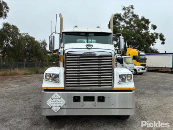 2016年式フレイトライナー FLX コロナド 114