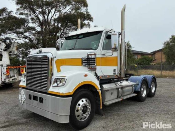 2016年式フレイトライナー FLX コロナド 114