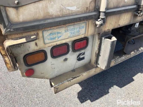 2000年式 サザンクロス トレーラー スタンダード トライアクスル