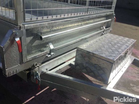 2025 绿色有限公司