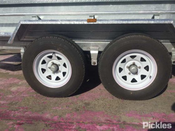 2025 绿色有限公司