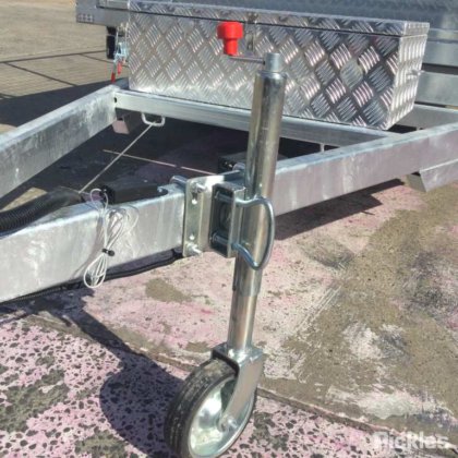 2025 绿色有限公司