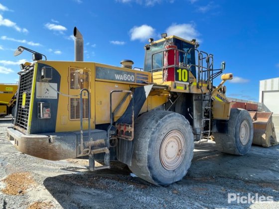 2013年 クマツ WA600-6