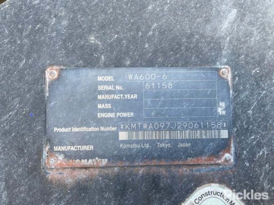 コマツ WA600-6